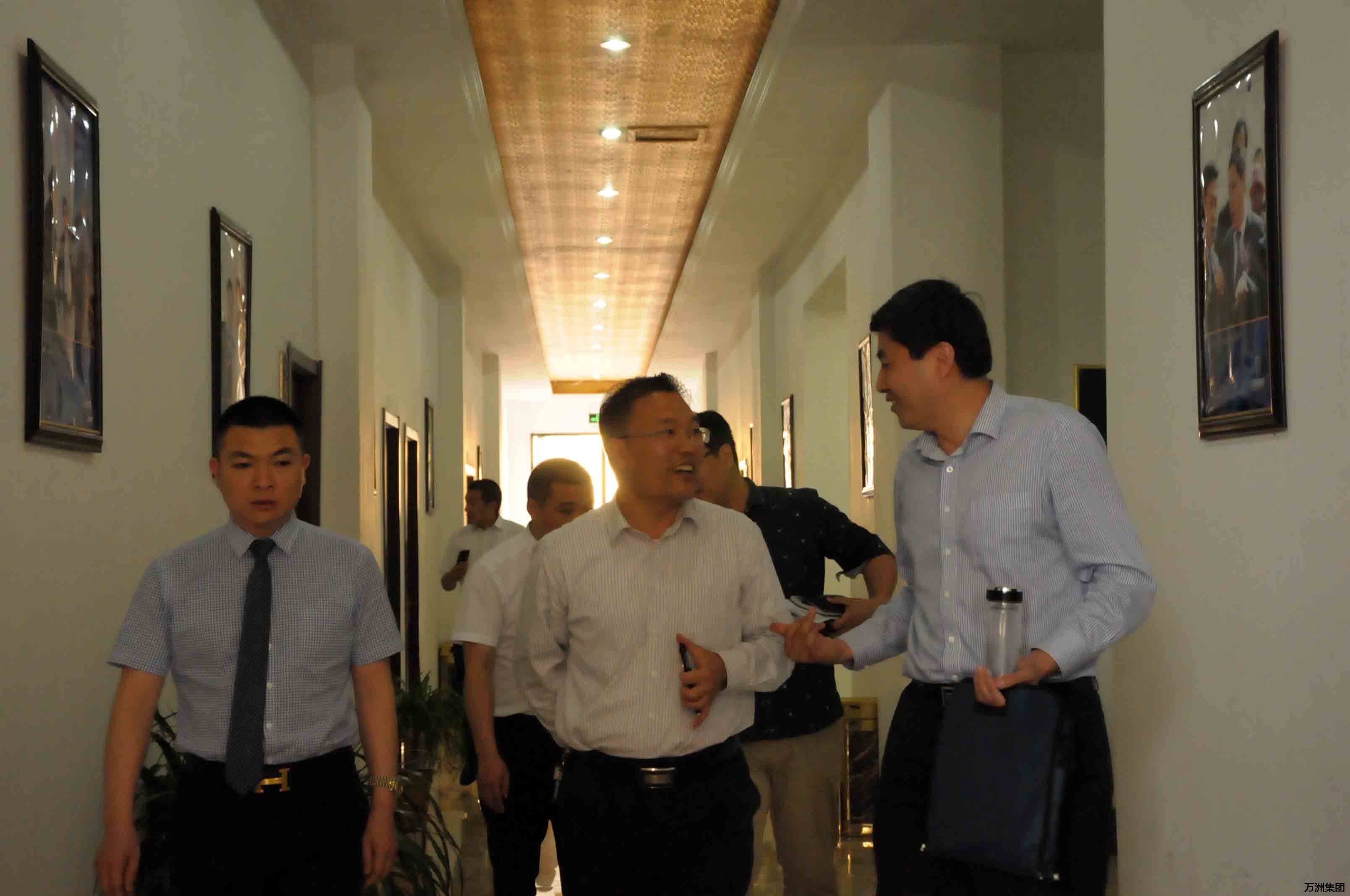 区政府副区长李玉森莅临万洲浙商城召开现场办公会