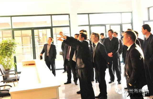 薛城区区委书记吴磊、区长刘中波、副区长李玉森莅临万洲浙商城考