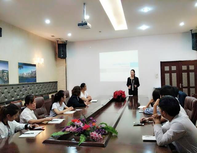 万洲集团新员工入职培训--第一街项目台儿庄驻点销售培训会