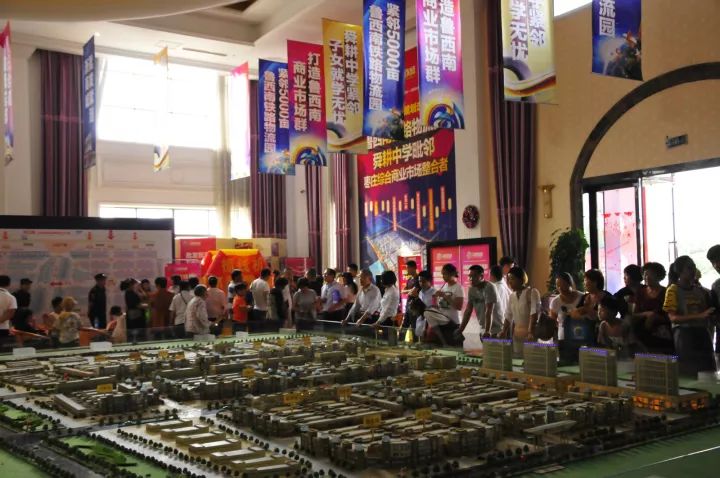 成熟市场火爆运营,精彩活动人气爆棚,一切精彩尽在万洲浙商城!