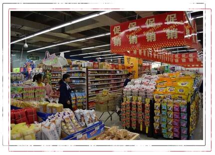 万洲第一街商博瑞周年店庆,礼品大放送,奖品免费领,更有电动三轮车相送!