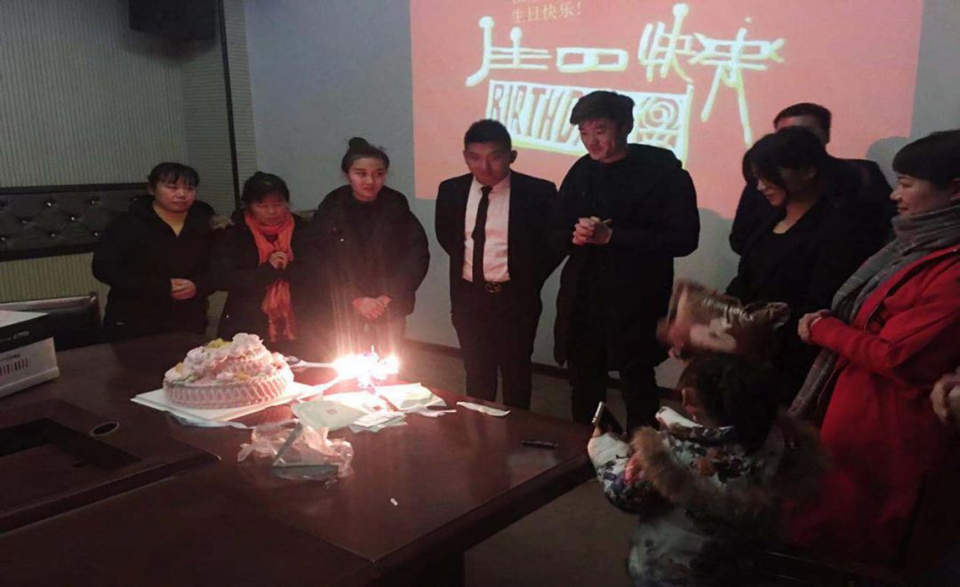 十二月,你好~万洲寿星们,生日快乐!