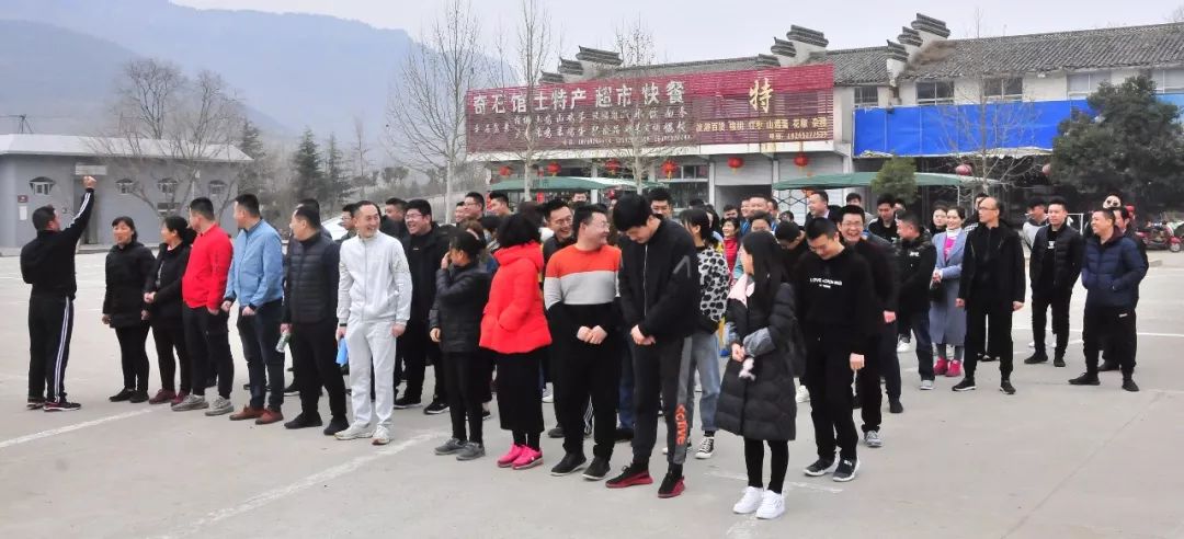 万洲人、万洲梦、万洲魂!热烈祝贺万洲集团(枣庄)2019年度拓展训练圆满成功!