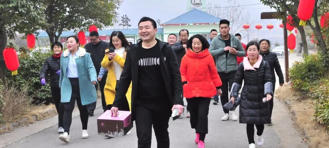 万洲人、万洲梦、万洲魂!热烈祝贺万洲集团(枣庄)2019年度拓展训练圆满成功!