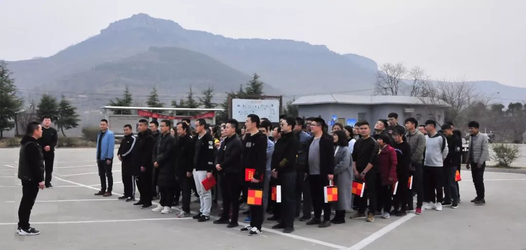 万洲人、万洲梦、万洲魂!热烈祝贺万洲集团(枣庄)2019年度拓展训练圆满成功!