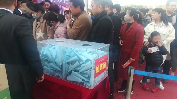 挤爆了!火爆!火爆!热烈祝贺万洲浙商城3.16开春集采节活动圆满成功!