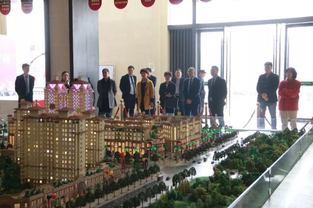 热烈欢迎项城市特色商业区领导莅临郸城万洋国际博览城进行参观考察