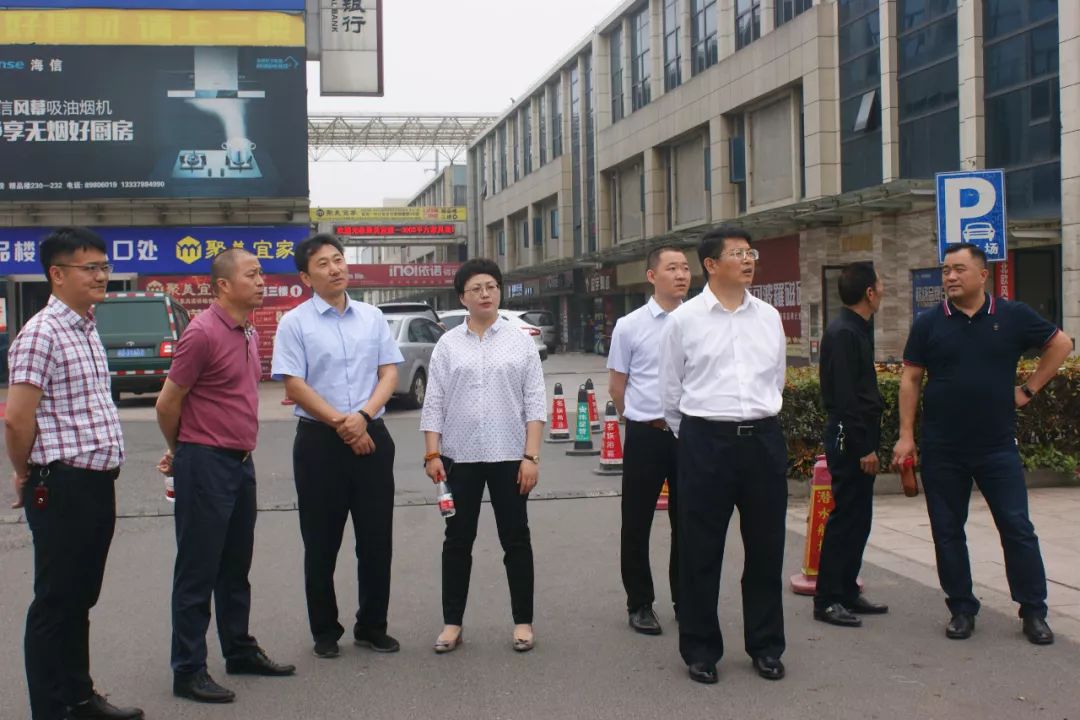 热烈欢迎邹城市政府党组成员、邹城市孟子湖新区党工委副书记蔡庆华等领导莅临江苏万洋投资(集团)进行参观考察!