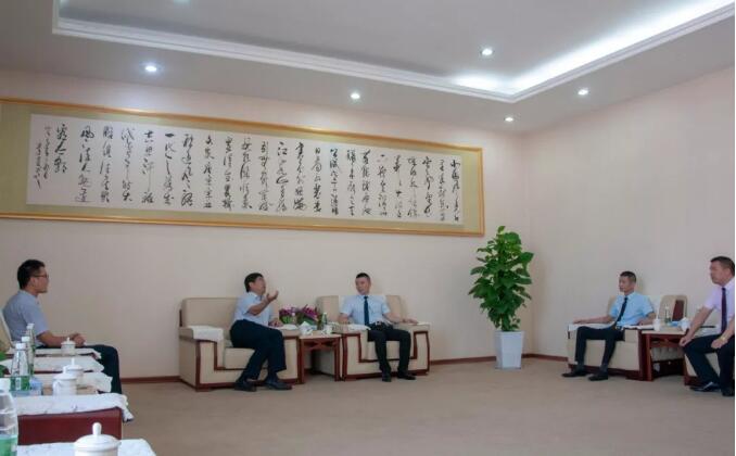 日照银行枣庄分行行长王伟一行莅临万洲集团