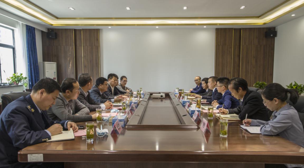 枣庄市税务局党委委员、副局长王少峰,薛城区税务局党委书记、局长张军等领导莅临万洲集团视察指导工作