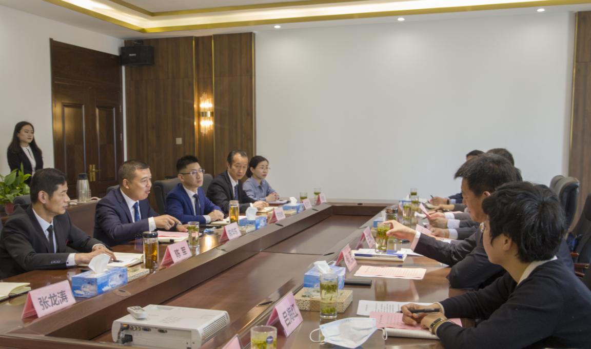 枣庄市税务局党委委员、副局长王少峰,薛城区税务局党委书记、局长张军等领导莅临万洲集团视察指导工作