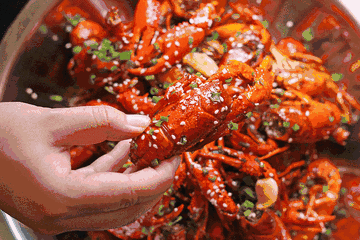 一根儿签子丨夜宵烧烤季,啤酒免费畅饮,龙虾仅需9.9元!