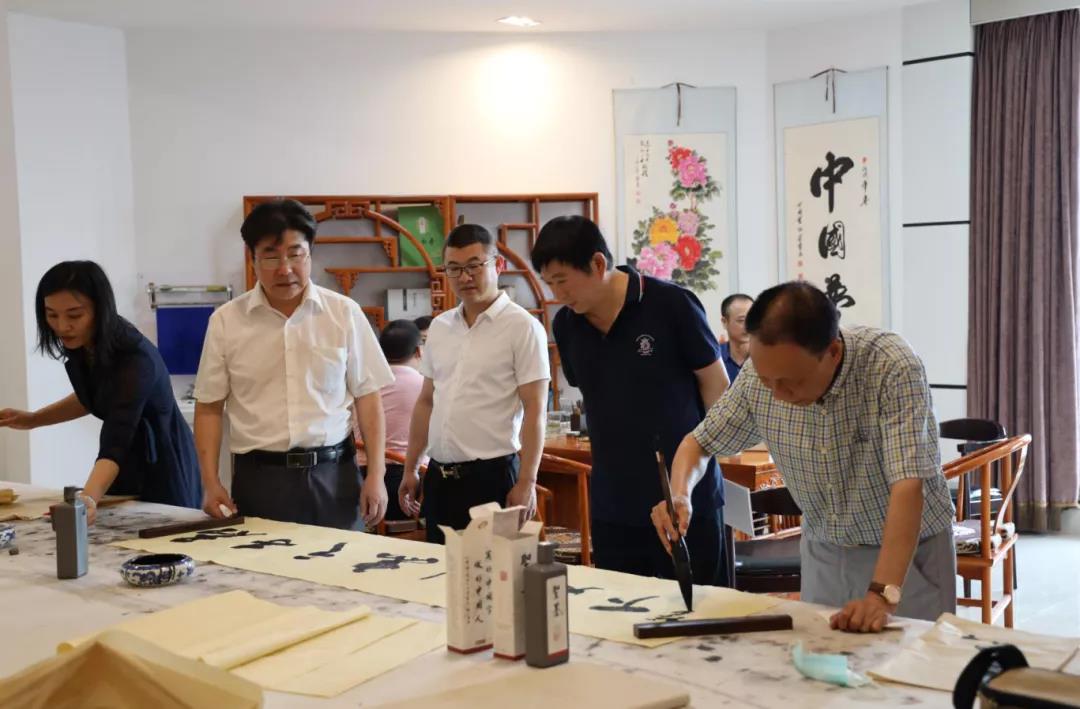 藁城区政协文化艺术委员会工作会议在旺洋商业广场胜利召开!