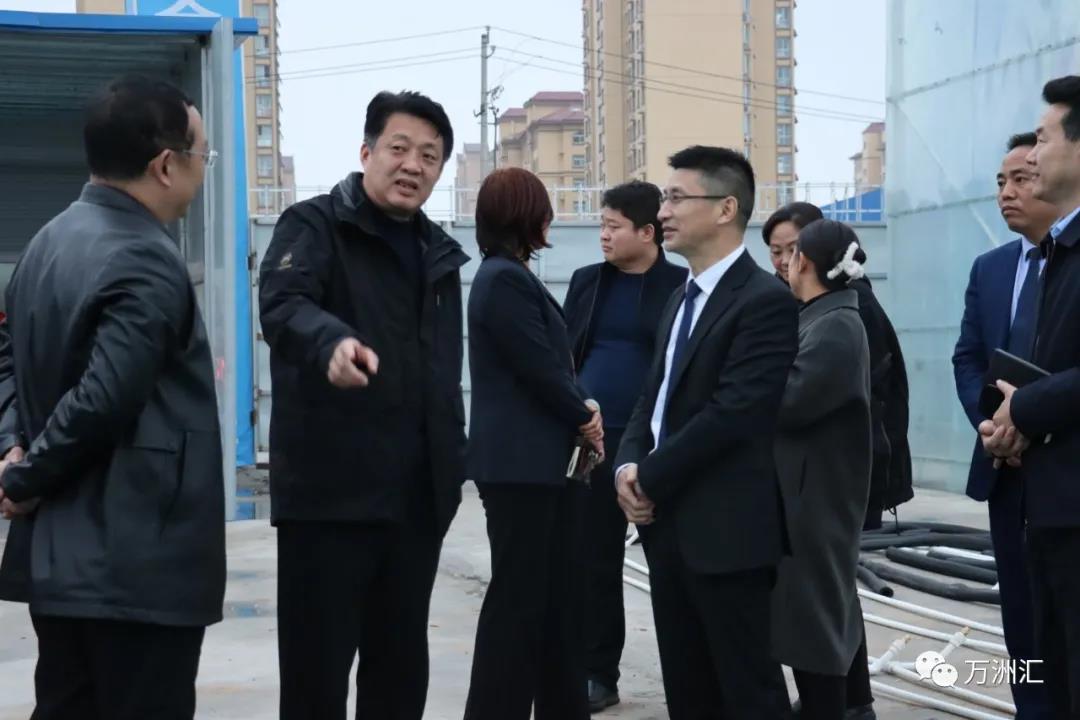 【领导关怀】鹤壁国家经济技术开发区工委副书记、管委副主任李雷携相关职能部门领导莅临万洲汇工地,现场指导工作