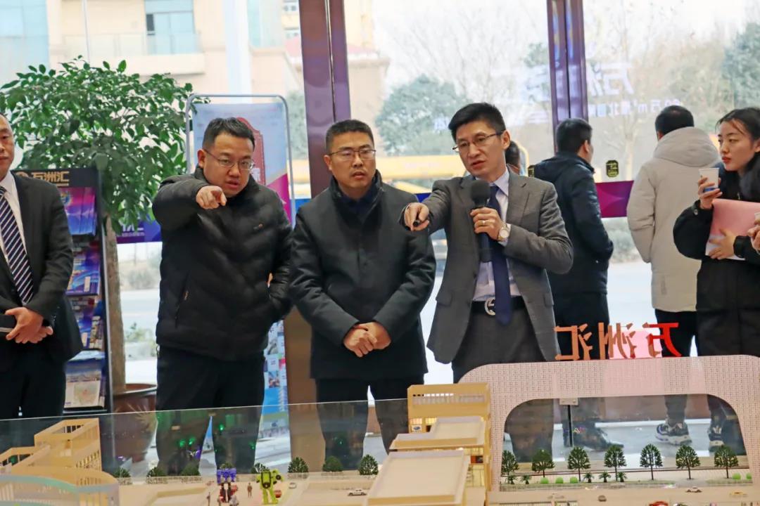 【凛凛冬日寒 ,关怀心间暖】万洲汇迎来市、区商务局领导一行视察指导!