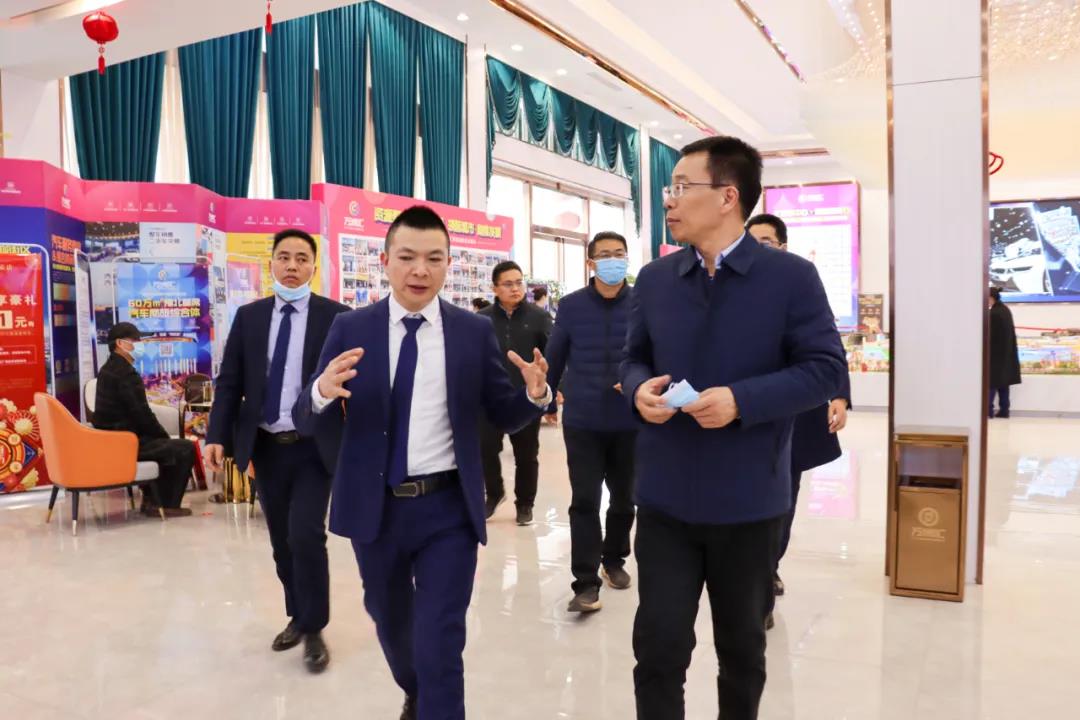 鹤壁市自然资源和规划局书记唐友才携同相关部门领导莅临“万洲汇”指导二手车市场筹建工作
