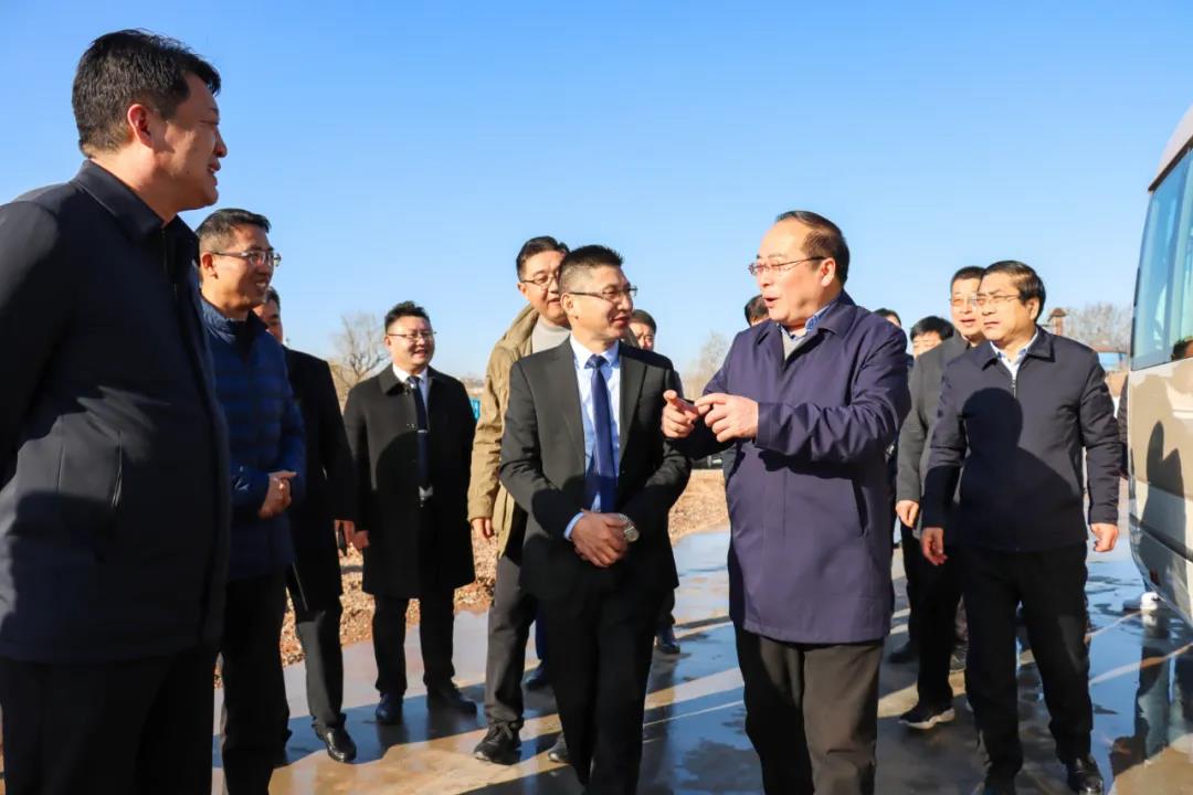 鹤壁市副市长王永青一行莅临万洲汇视察重点项目开工建设情况