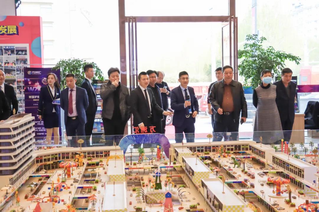河南省发改委二级巡视员徐跃峰一行莅临万洲汇服务督导重点项目建设推进工作
