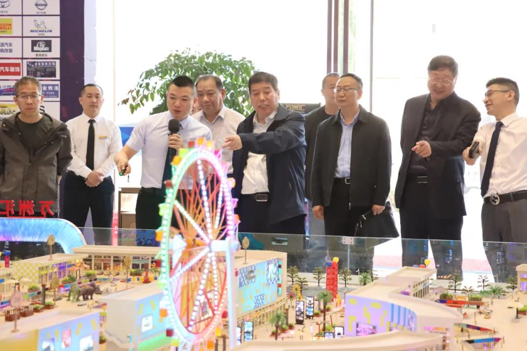 鹤壁市人大常委会党组书记、主任史全新一行领导莅临重点项目万洲汇观摩指导
