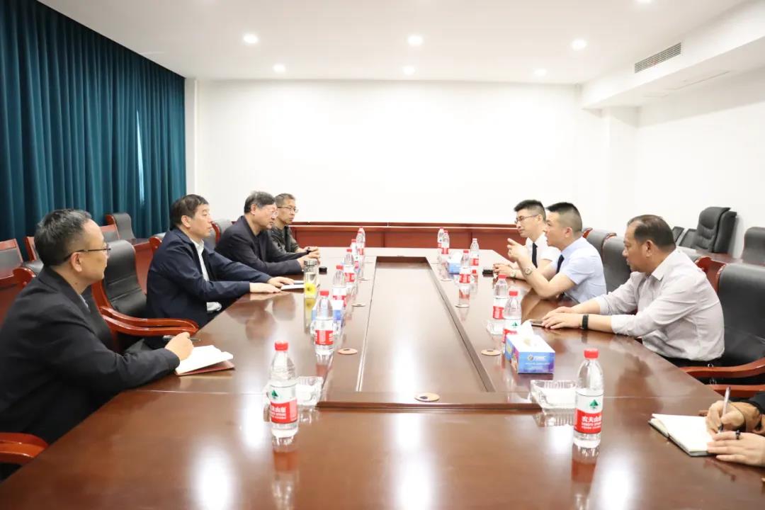 鹤壁市人大常委会党组书记、主任史全新一行领导莅临重点项目万洲汇观摩指导