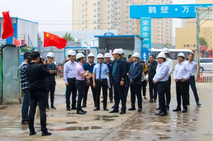鹤壁市委书记马富国带队莅临万洲汇项目地参观指导工作