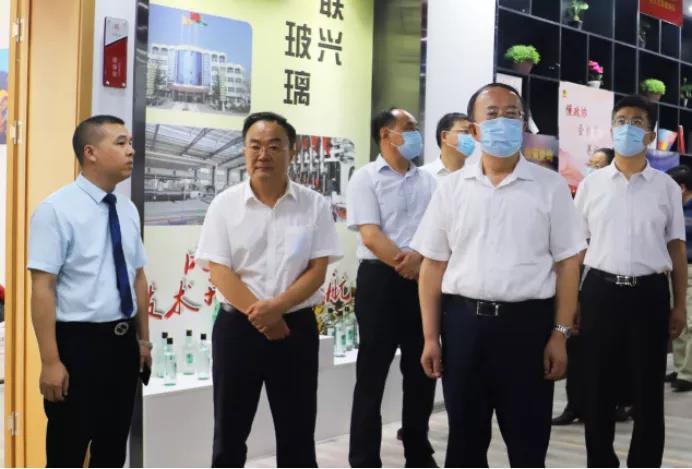 省政协副主席于国安等省市领导一行莅临万洲第一街、常商会调研指导