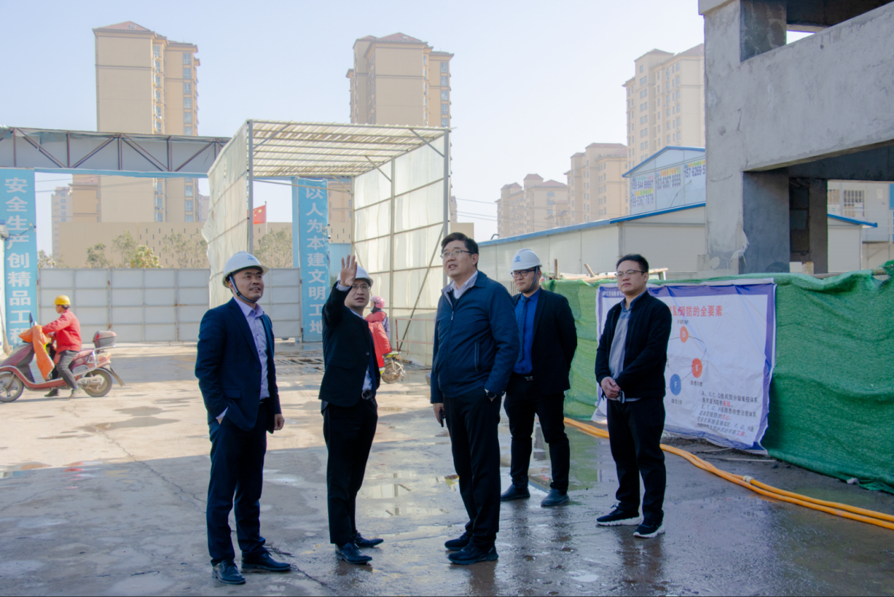 开发区工委委员、管委副主任刘军文一行莅临万洲汇项目地调研指导工作
