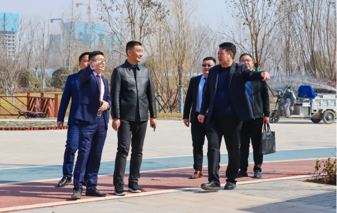鹤壁市开发区工委副书记、管委副主任李雷一行莅临万洲汇视察指导工作