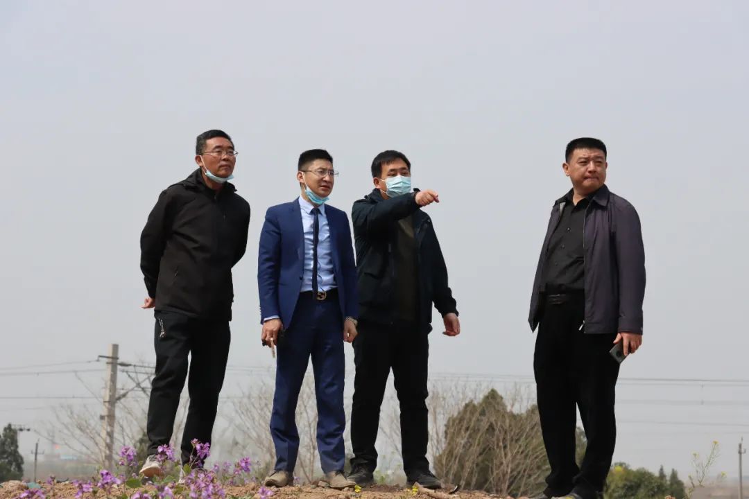 鹤壁市开发区管委副主任郭建勇等领导一行莅临万洲汇视察调研项目进展情况