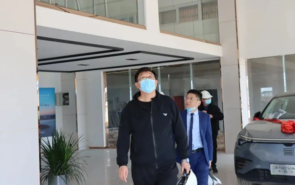 鹤壁国家经济经济技术开发区工委委员、管委副主任刘军文一行莅临万洲汇指导调研