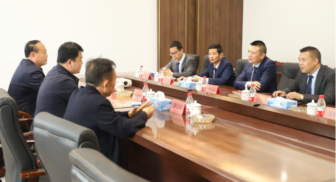 薛城区文旅局局长李岽苏一行莅临万洲集团,关心指导万洲第一街、万洲浙商城项目发展工作
