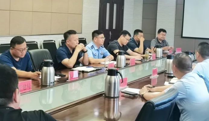 薛城区委常委、常务副区长曹保营主持召开万洲集团枣庄项目帮包领导小组工作会议