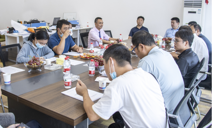 鹤壁市开发区管委副主任郭建勇一行莅临万洲汇召开项目工作推进专题会议