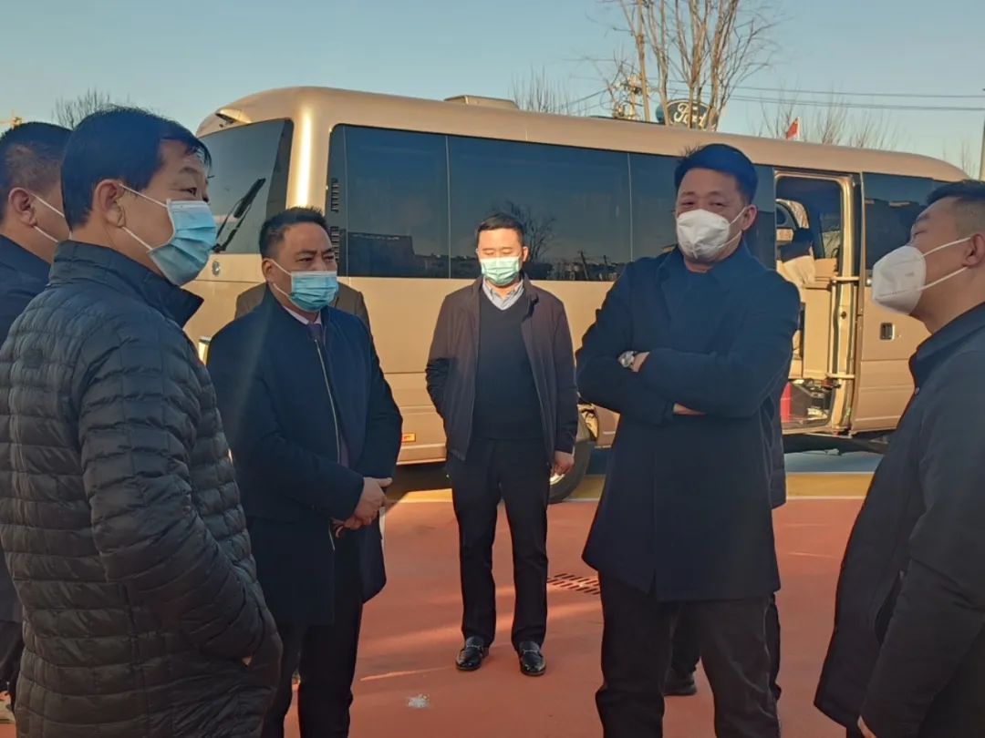 鹤壁市开发区工委副书记、管委会主任李雷一行莅临万洲汇现场指导工作