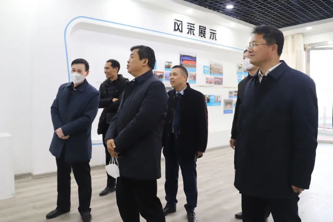 枣庄市政协党组成员、副主席张学功一行莅临万洲第一街指导工作