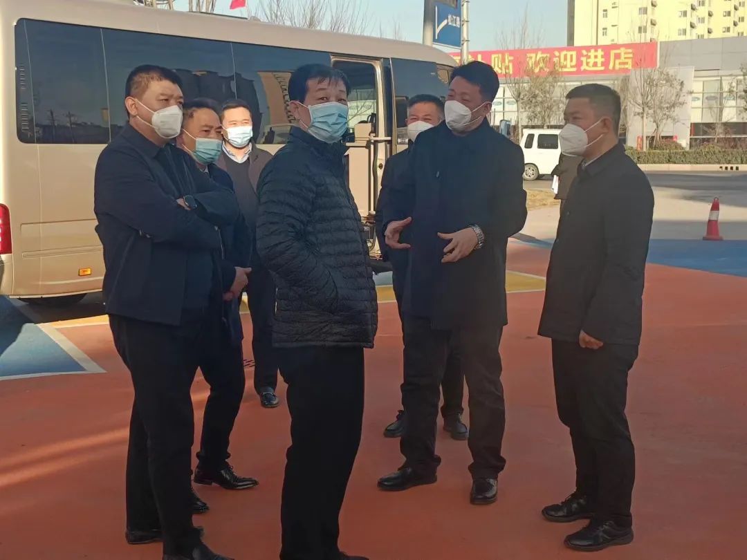 鹤壁市开发区工委副书记、管委会主任李雷一行莅临万洲汇指导工作