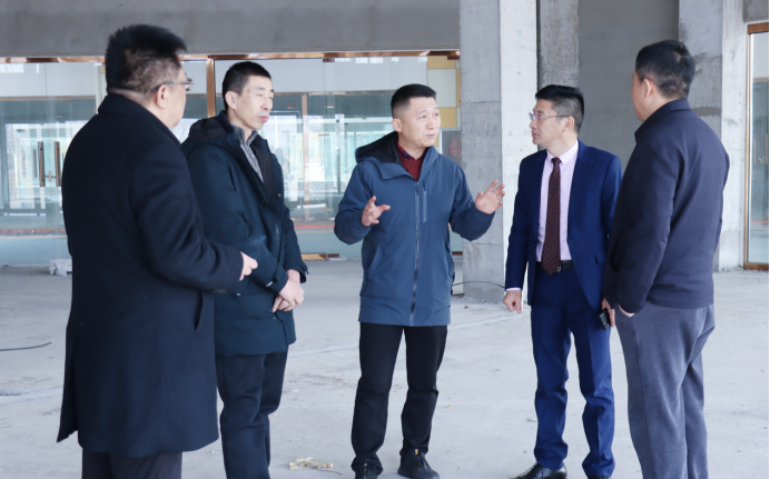 国家税务总局鹤壁市税务局党委委员、总经济师杨锐鹏一行莅临万洲汇现场指导工作