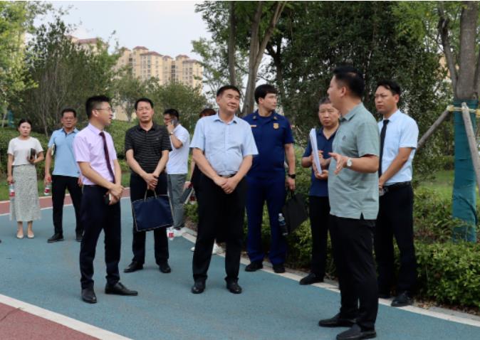 鹤壁经济技术开发区管委副主任连禄一行莅临万洲汇-现场办公指导工作
