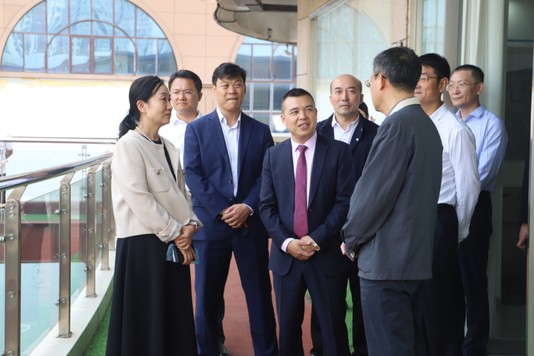 山东省委统战部副部长、省工商联党组书记、常务副主席张鲲等领导一行莅临万洲第一街调研指导工作