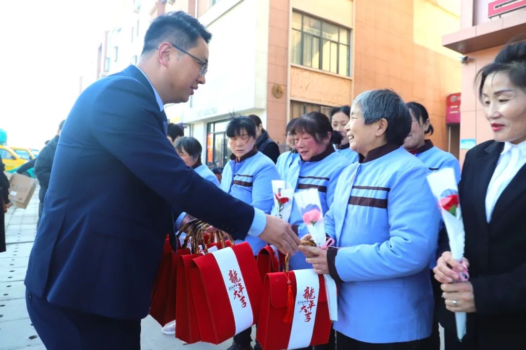 万洲集团(枣庄公司)祝所有女神节日快乐!