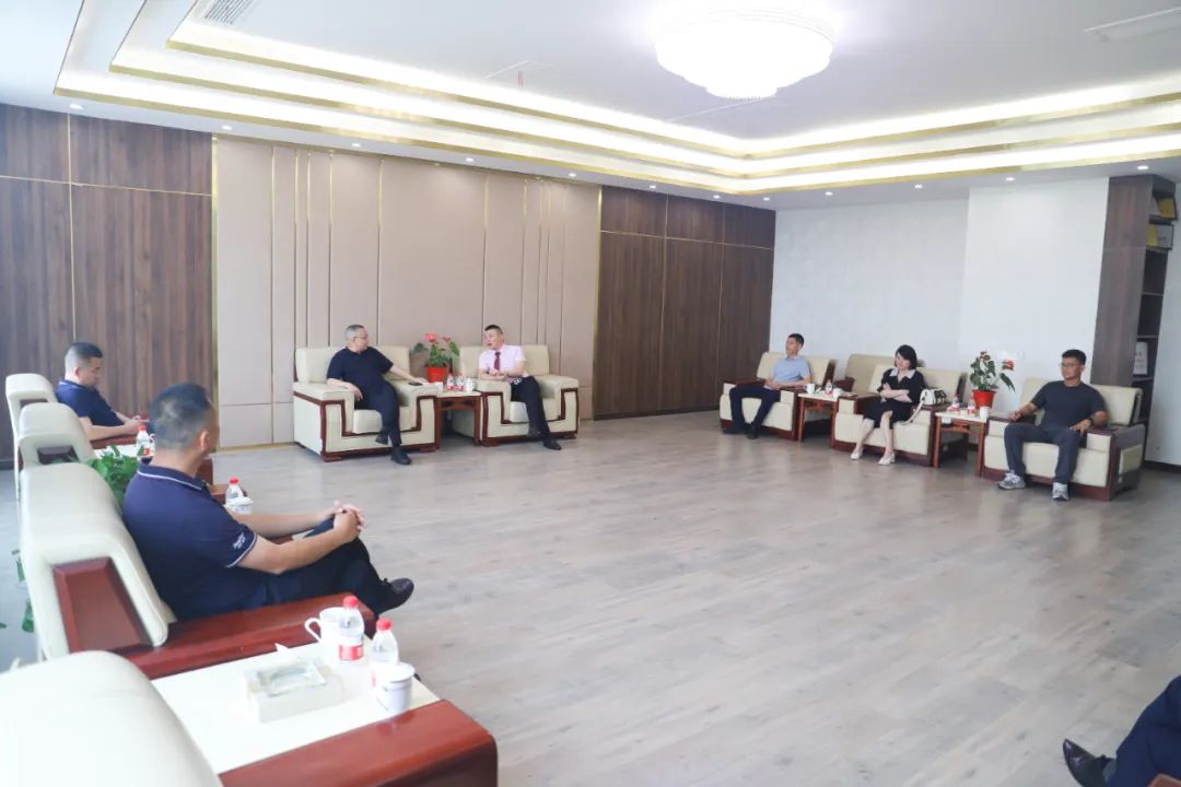 浙江省泰顺县政协党组副书记、副主席童德平等领导一行莅临万洲集团枣庄公司参观指导