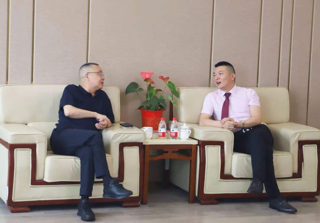 浙江省泰顺县政协党组副书记、副主席童德平等领导一行莅临万洲集团枣庄公司参观指导
