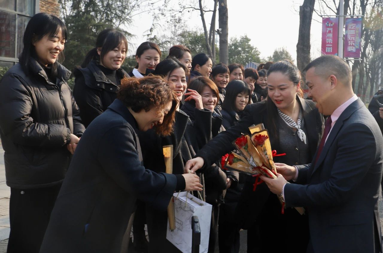 万洲集团(枣庄公司)祝所有女神节日快乐!